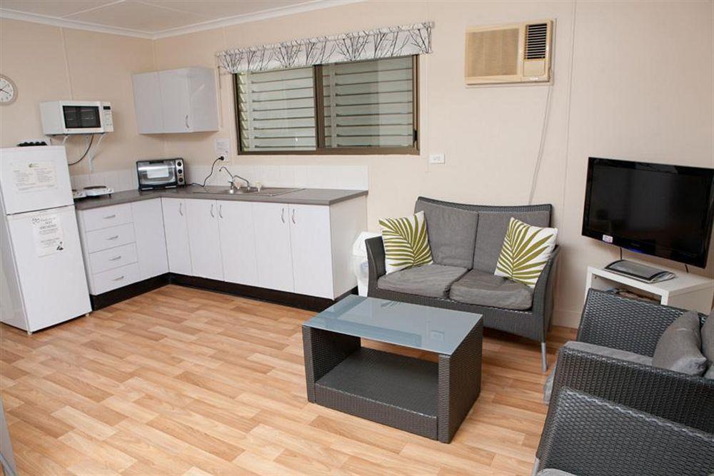 Maroochy Waterfront Motel Sunshine Coast Exterior photo