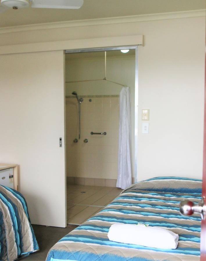 Maroochy Waterfront Motel Sunshine Coast Exterior photo